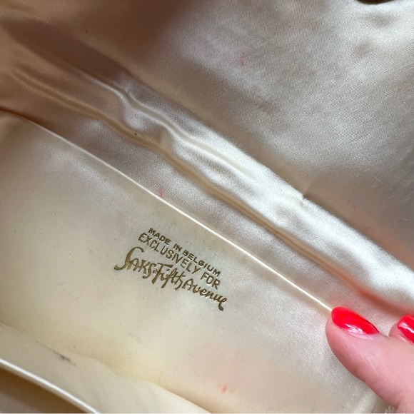 RARE Vintage White Beaded Saks Fifth Avenue Clutch - Picture 6 of 7